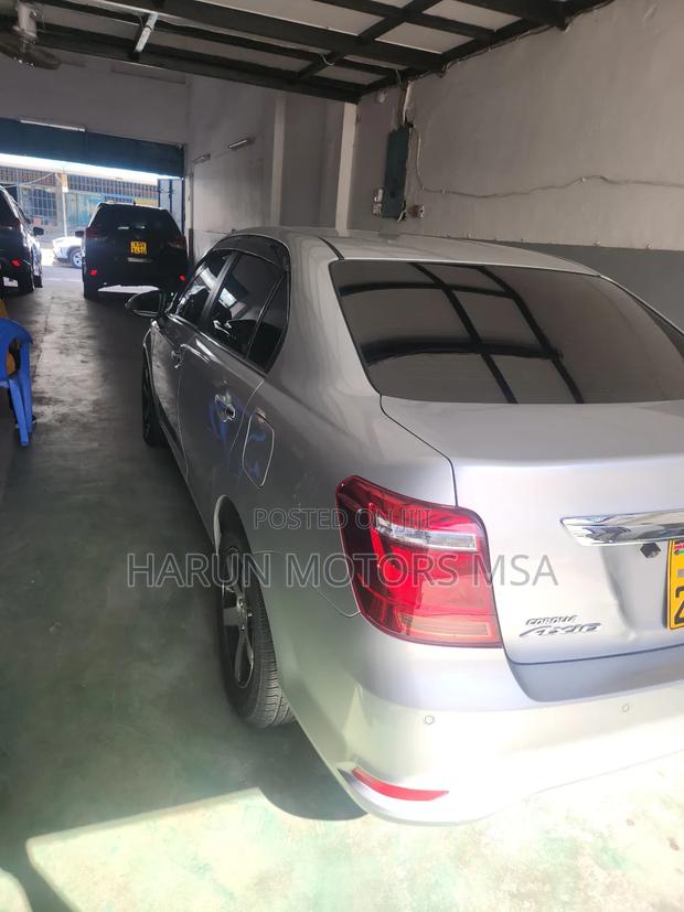 Toyota Axio 2018 Silver