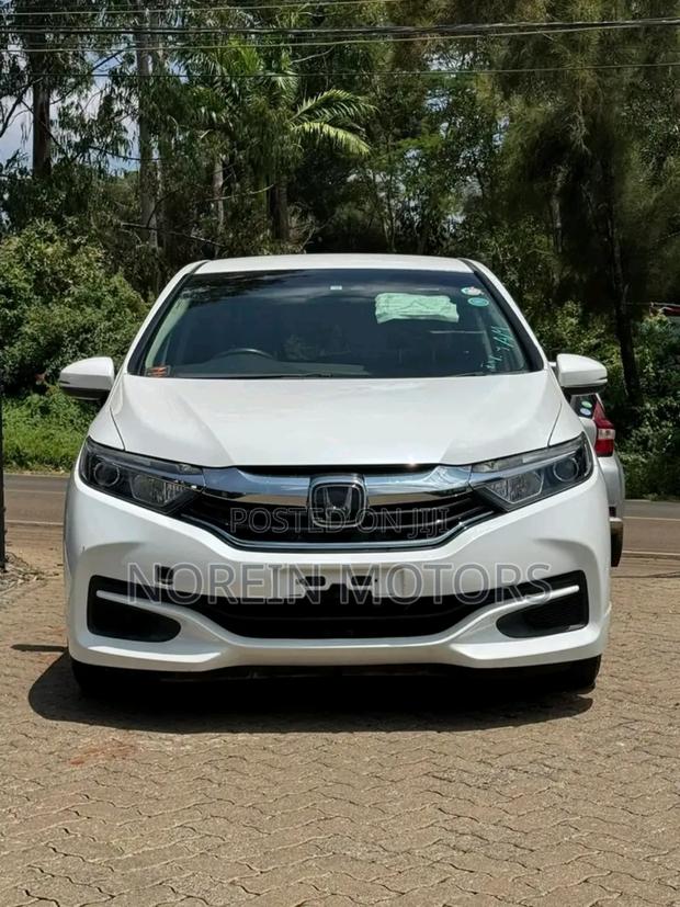 Honda Fit 2018 Off white