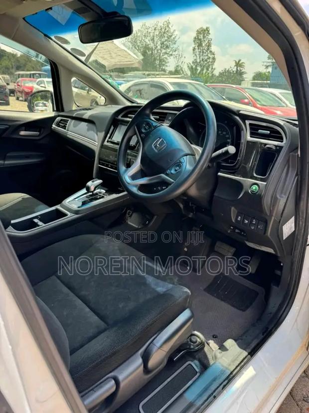 Honda Fit 2018 Off white