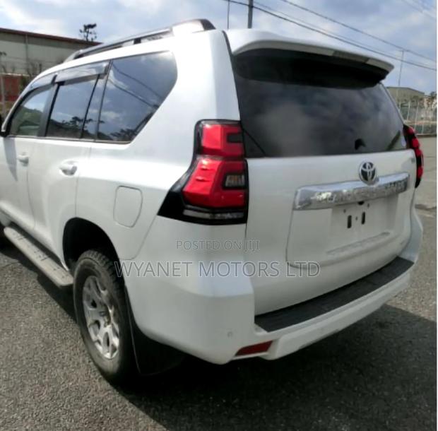 Toyota Land Cruiser Prado 2.7 2019 White