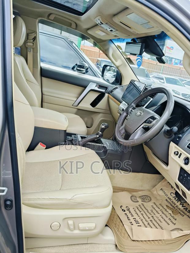Toyota Land Cruiser Prado 2.8 2019 Gray