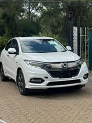 Honda Vezel 2018 Off white for sale
