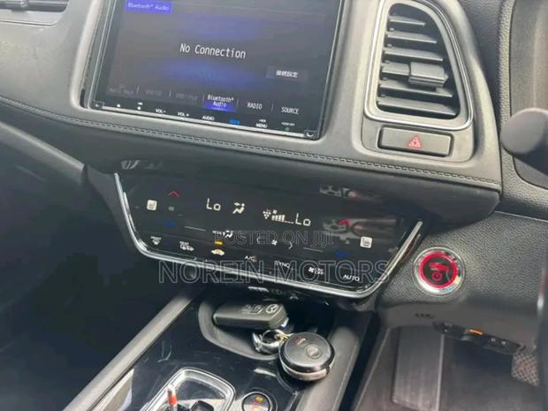 Honda Vezel 2018 Off white