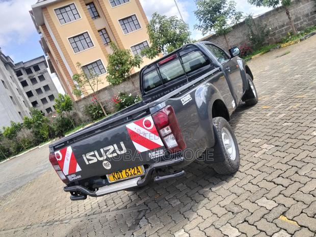 Isuzu D-MAX 2023 Green