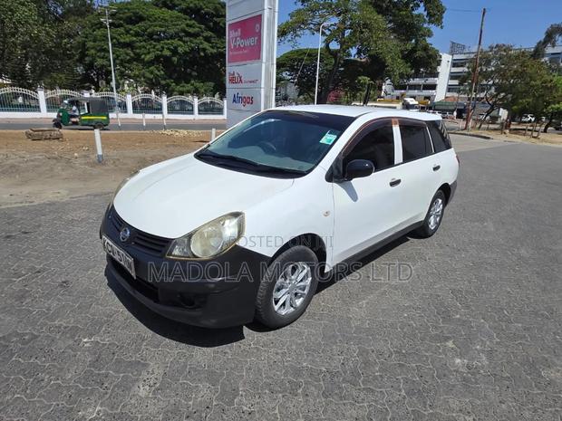 Nissan Advan 2011 White
