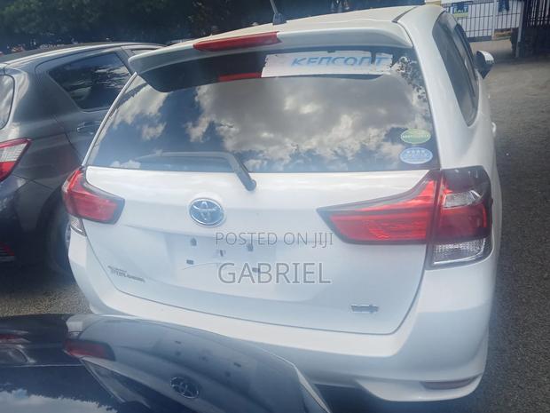 Toyota Corolla Fielder 1.5 Hybrid FWD 2019 Off white