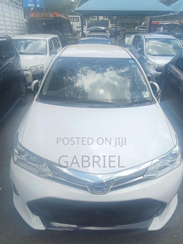 Toyota Corolla Fielder 1.5 Hybrid FWD 2019 Off white