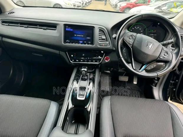 Honda Vezel 2018 Matt Black
