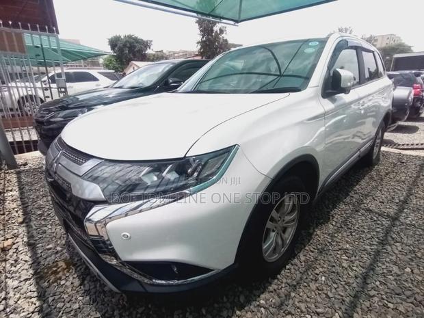 Mitsubishi Outlander 2018 White