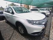 Mitsubishi Outlander 2018 White for sale