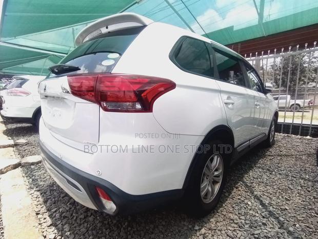 Mitsubishi Outlander 2018 White