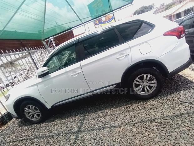Mitsubishi Outlander 2018 White