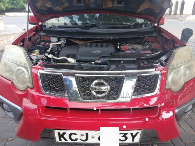 Nissan X-Trail 2.0 Diesel 2010 Red