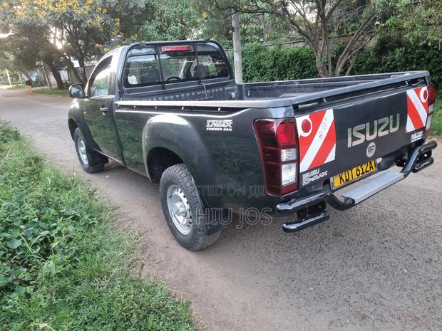 Isuzu D-MAX 2024 Gray