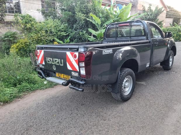 Isuzu D-MAX 2024 Gray
