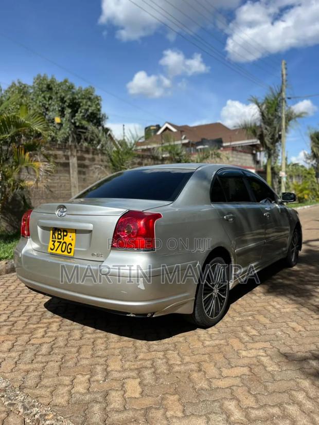 Toyota Avensis 2004 Gray