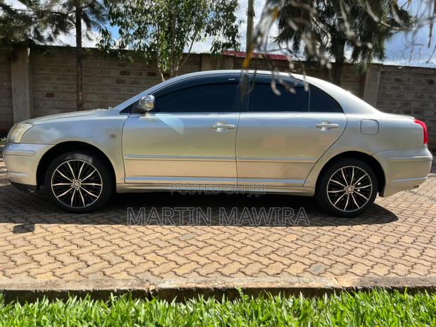 Toyota Avensis 2004 Gray