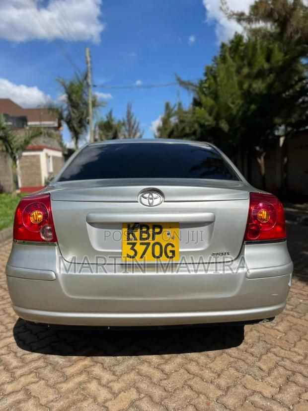 Toyota Avensis 2004 Gray
