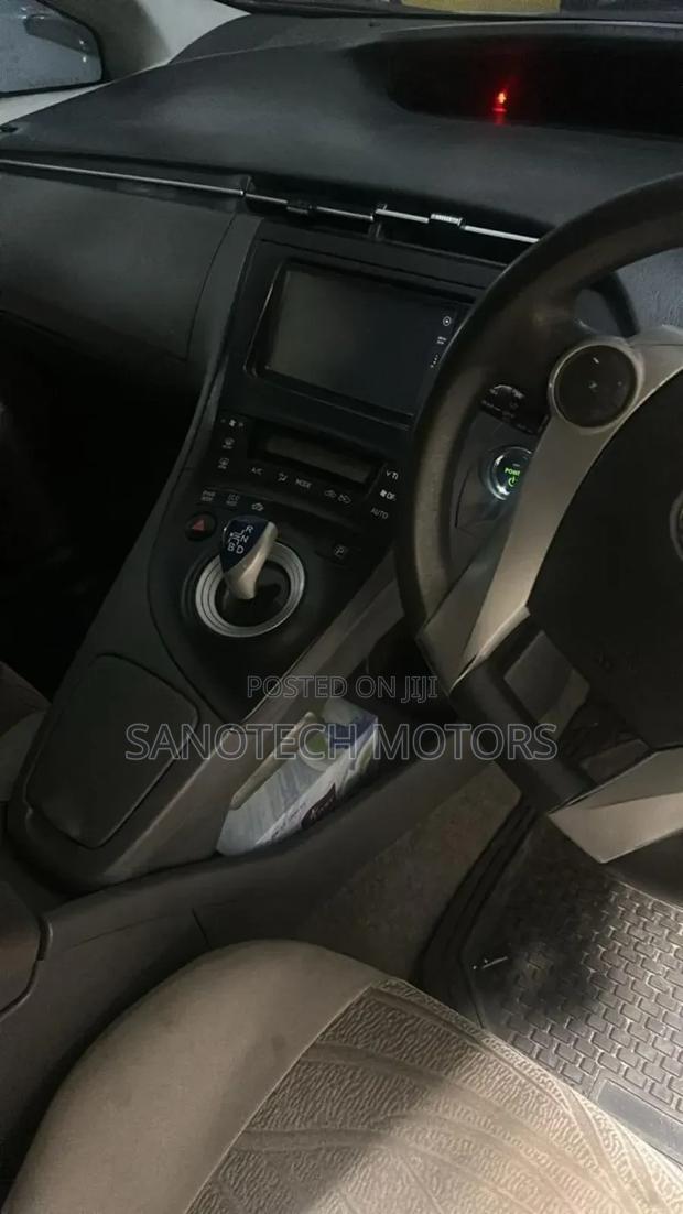 Toyota Prius 2011 Silver