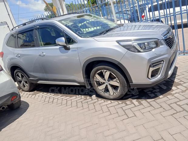 Subaru Forester 2019 Silver