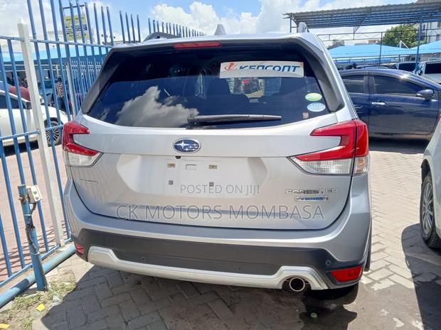 Subaru Forester 2019 Silver