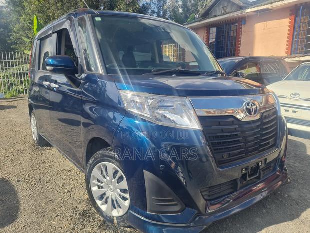 Toyota Roomy 2019 Blue