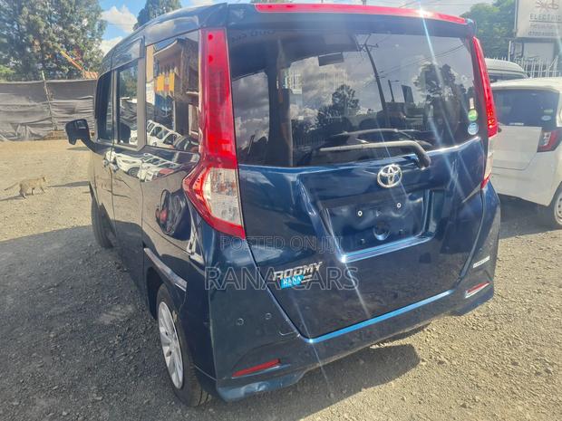 Toyota Roomy 2019 Blue
