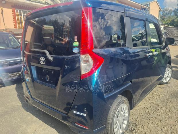 Toyota Roomy 2019 Blue