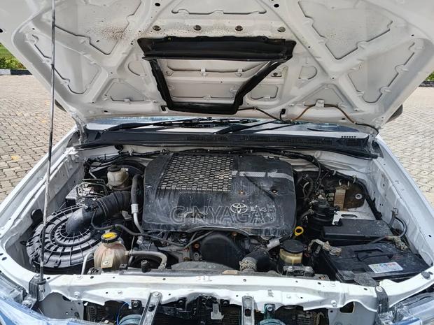 Toyota Hilux 2013 White