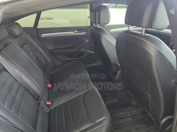 Volkswagen Arteon 2020 Yellow