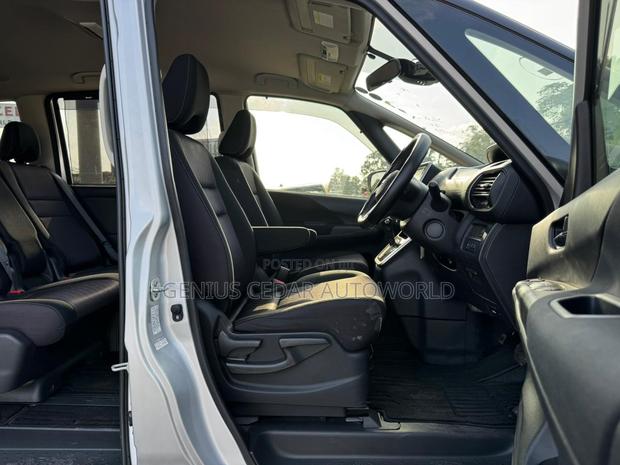 Nissan Serena 2019