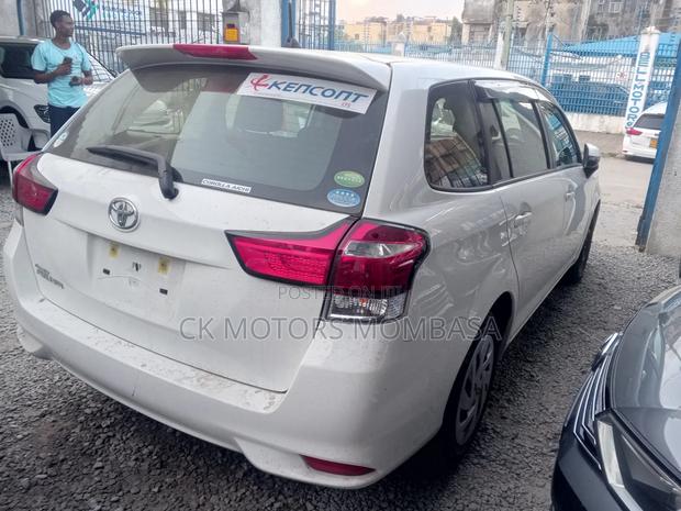 Toyota Corolla Fielder 2019 White