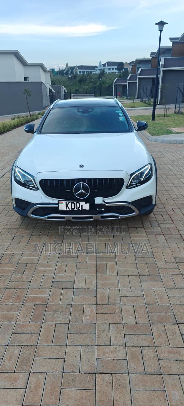 Mercedes-Benz E220 2017 Pearl