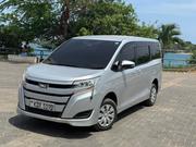 Toyota Noah 2018 Silver for sale