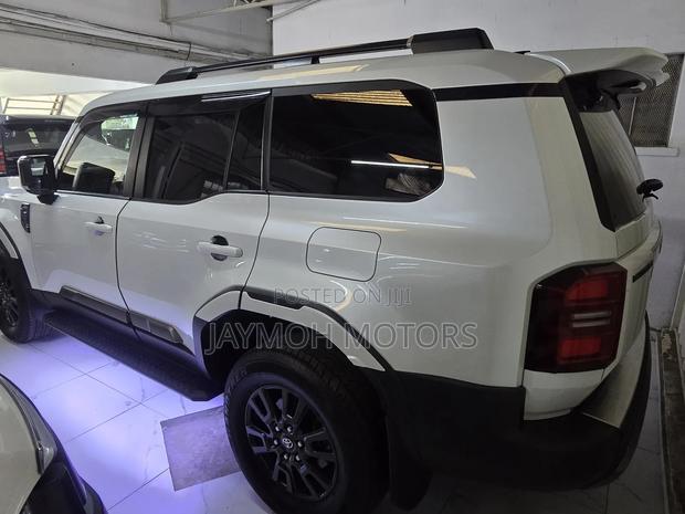 Toyota Land Cruiser Prado 2024 Pearl