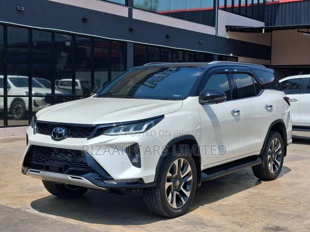 Toyota Fortuner 2.8 D AWD 2021 White