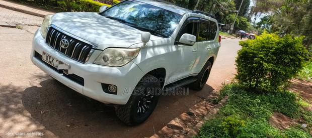 Toyota Land Cruiser Prado 2010 White