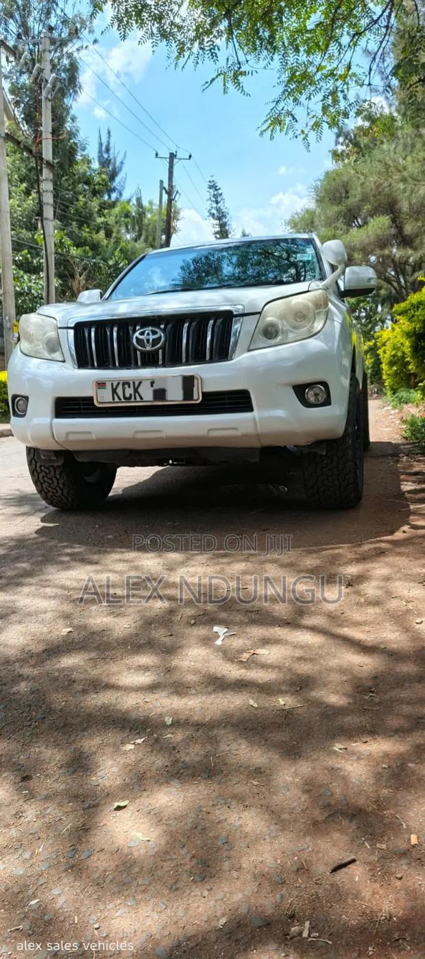 Toyota Land Cruiser Prado 2010 White