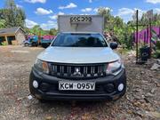 Mitsubishi L200 2016 White for sale