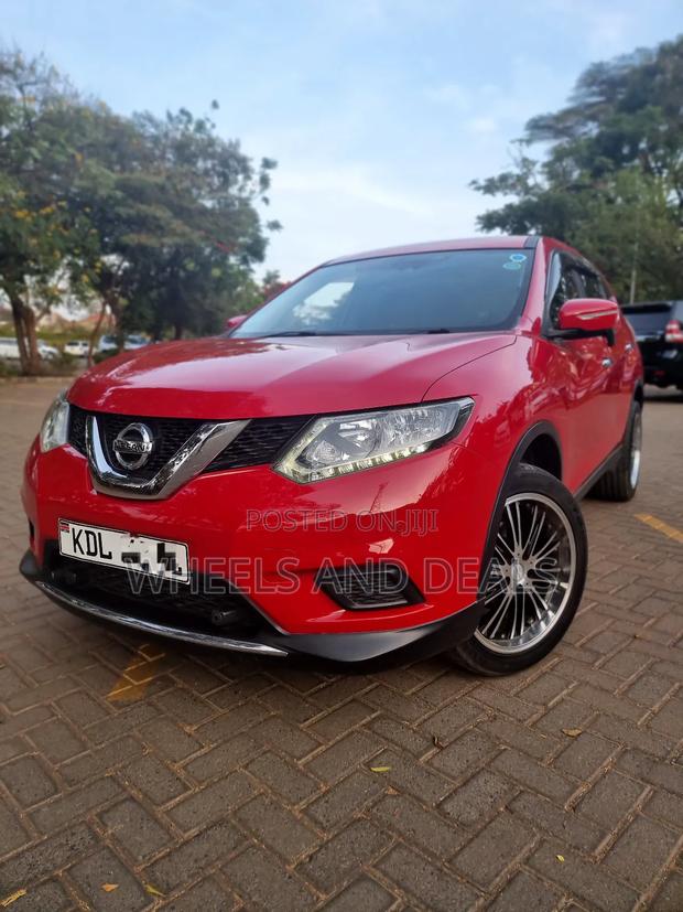 Nissan X-Trail 2.0 Petrol AWD 2016 Red