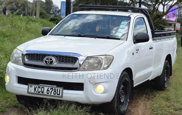 Toyota Hilux 2.5 D-4D SRX 2012 White