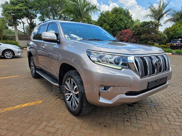 Toyota Land Cruiser Prado 2.8 2021 Gray