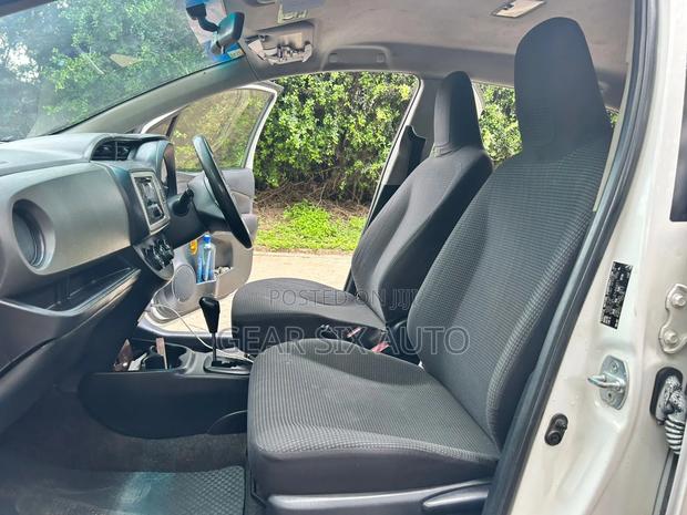 Toyota Vitz 1.0 FWD 5dr 2015 White