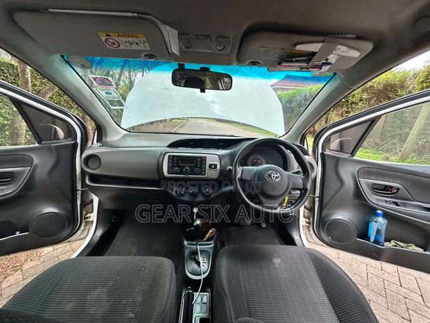 Toyota Vitz 1.0 FWD 5dr 2015 White