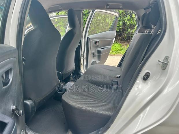 Toyota Vitz 1.0 FWD 5dr 2015 White