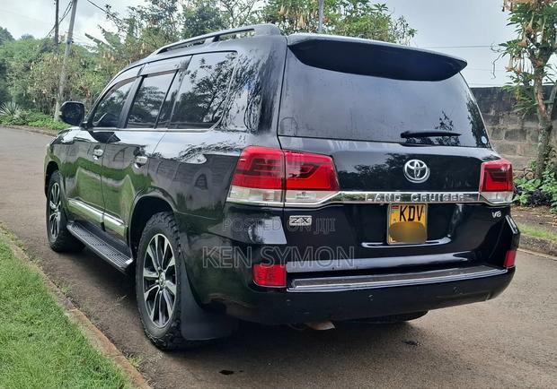 Toyota Land Cruiser 4.6 V8 ZX 2014 Black