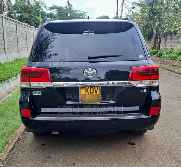 Toyota Land Cruiser 4.6 V8 ZX 2014 Black