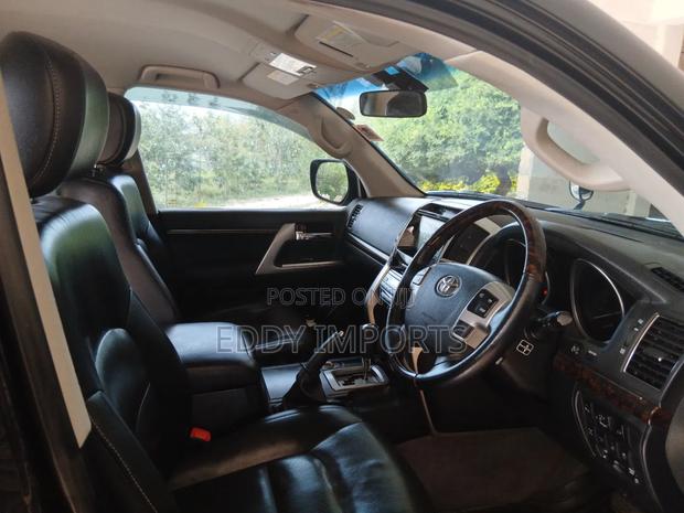 Toyota Land Cruiser 4.6 V8 AX G Selection 2014 Black