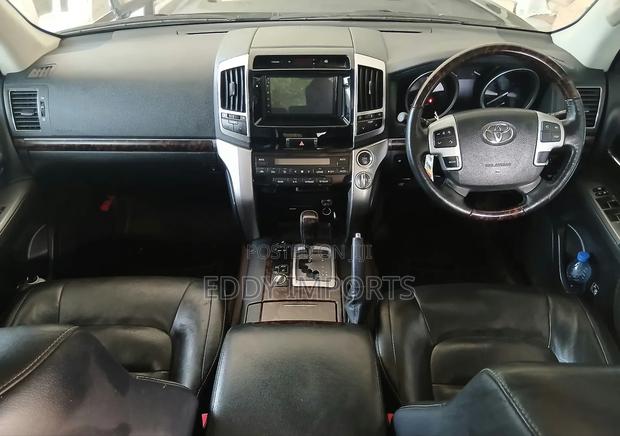 Toyota Land Cruiser 4.6 V8 AX G Selection 2014 Black