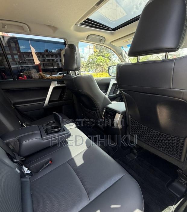 Toyota Land Cruiser Prado 2.8 2022 Black